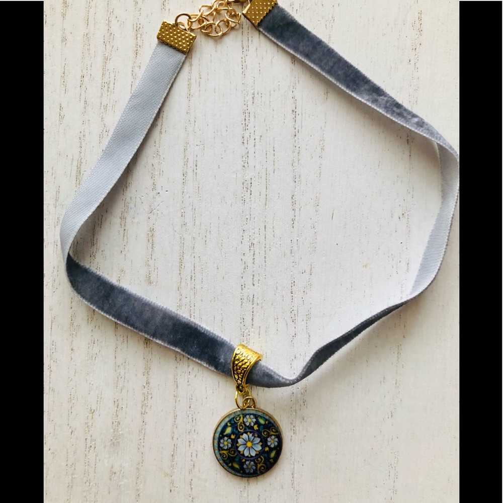 🌈3/$20 Handcrafted Victorian Cottagecore Velvet Choker with Floral Penda…